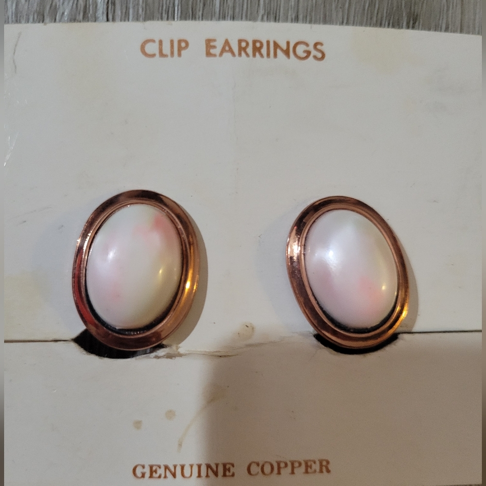 Vintage Copper W Faux White & Pink Pearl Clip On Earings & Necklace Set - Picture 3 of 15